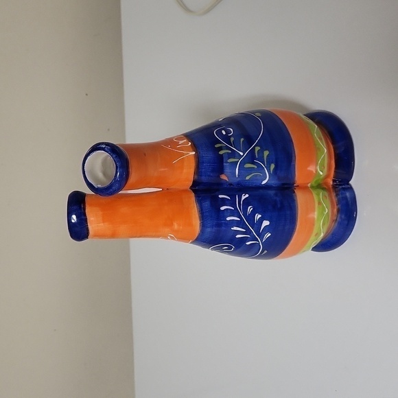 Ceramic hand painted  Vase made in spain  Unique Shape 8.5”x4.5” - Picture 3 of 14